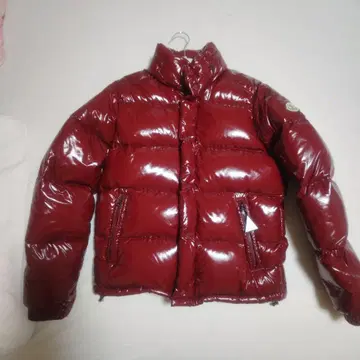 MONCLER 버건디 다운 자켓