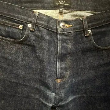 A.P.C. 다크 블루 스트레이트 데님