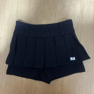 menot 플리츠 디자인 숏팬츠 블랙