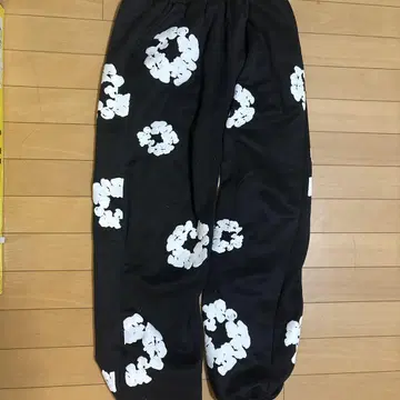 블랙 꽃무늬 조거 팬츠