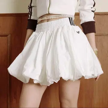 adidas 화이트 미니 스커트