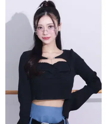 EATME 하트컷 리브 TOP