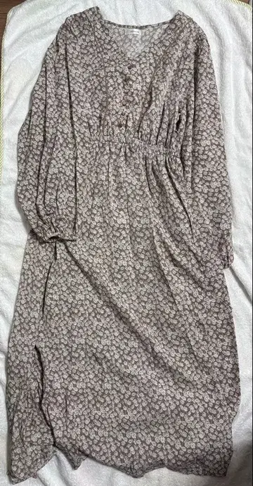 꽃무늬 베이지 롱 원피스 긴팔