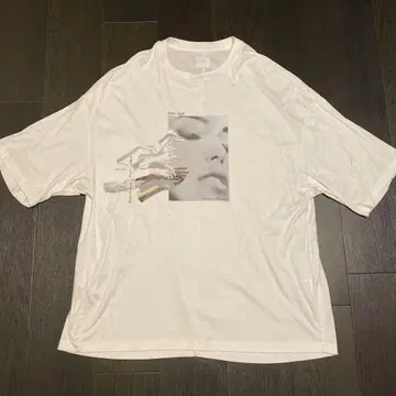 Lui's 페이스 핸드 슈퍼 빅 실루엣 T셔츠 FREE SIZE