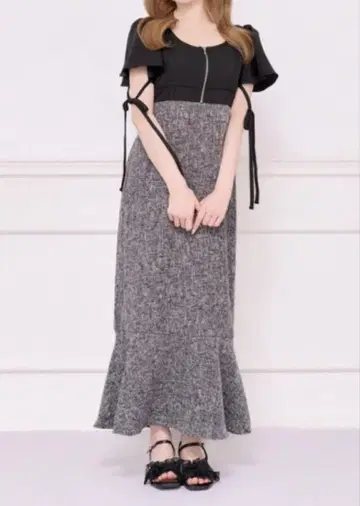 아프레 주르 소매 플레어 머메이드 원피스 블랙