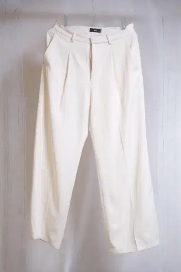 HARE 화이트 와이드 슬랙스