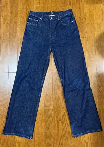A.P.C. JEAN AARON