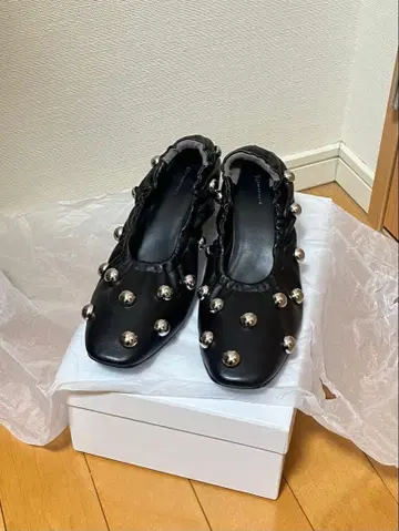 MAISON SPECIAL 블랙 멀티 패브릭 펌프스 스터드 장식