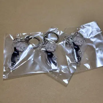 18TRIP 가챠가챠 아크릴 키링 쿠라쿠마 시오 3점