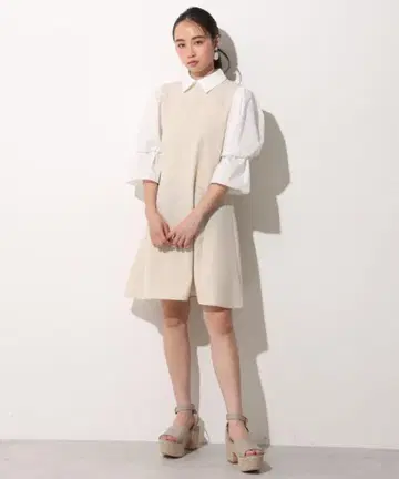 NICE CLAUP 소매 컨셔스 카라 부착 원피스