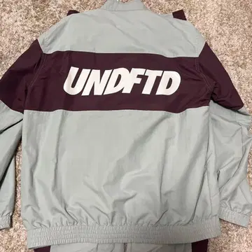 UNDEFEATED 언디피티드 나일론 셋업