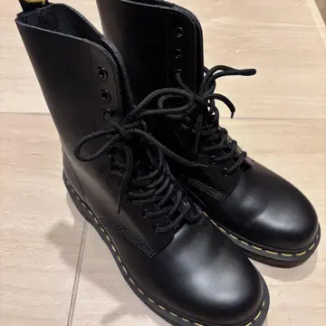 [ 새상품급 ] 닥터마틴 1490 10 홀 부츠 STANDARD FIT