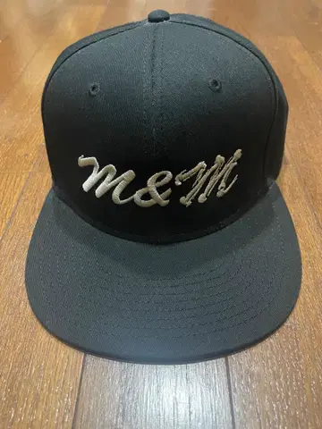 m&m x masses 블랙 스냅백 캡