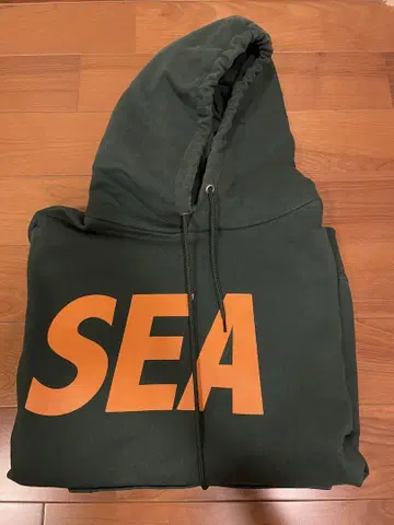 윈드앤씨 빅 로고 후드티