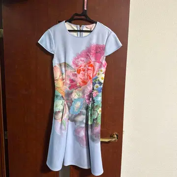 Ted baker 꽃무늬 프린트 반팔 A라인 원피스