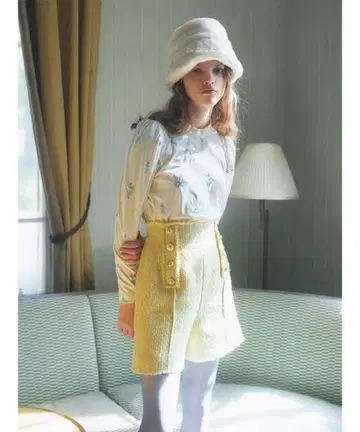 FURFUR 플라워 자수 벨로아 풀오버