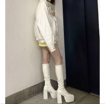 GYDA 스트레치 인조 가죽 청키 부츠 화이트