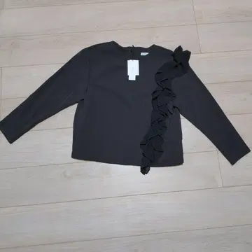 FENNEL 프릴 장식 블랙 긴팔 셔츠