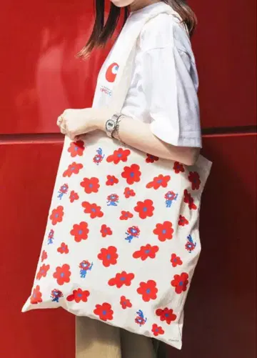 어반 리서치 미야쿠미야쿠 토트백