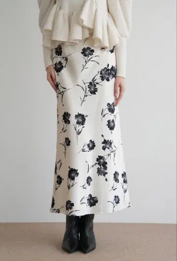 flower satin skirt acka size 1