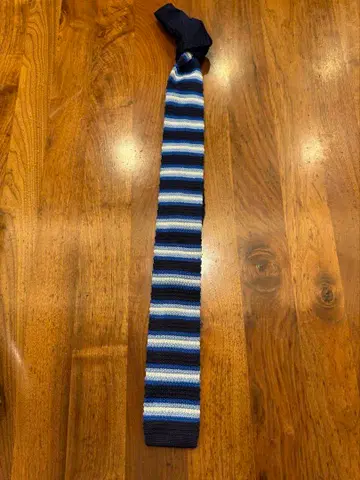 ZELF PARIS 니트 넥타이 파랑과 화이트 스트라이프 박스 포함
