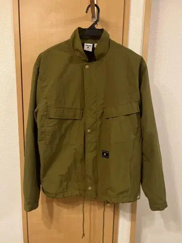 UNDEFEATED 자켓 올리브
