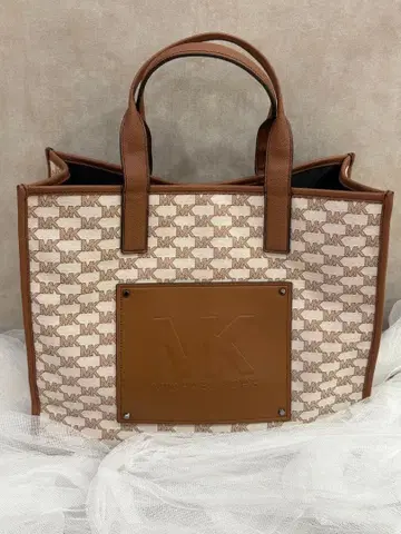 MICHAEL KORS 로고 토트백