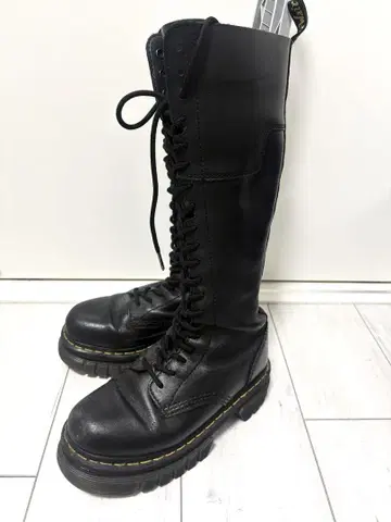 닥터마틴 AUDRICK 20I UK3