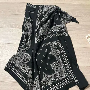 사카이 sacai 반다나 패턴 블랙 랩스커트 1 새상품급
