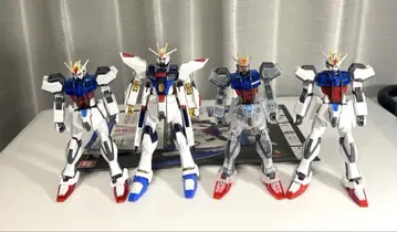 HG 스트라이크 프리덤 건담 백팩 없음 & EG 스트라이크 3기