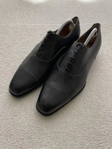 Santoni 블랙 드레스 슈즈 캡토