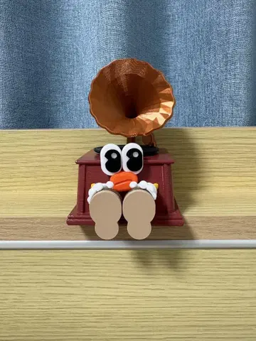 사토 마리에 앉아있는 축음기 수직형 샵