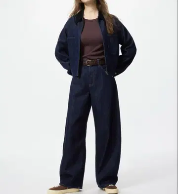 미사용 새상품 유니클로 배기 커브 청바지 NAVY 23