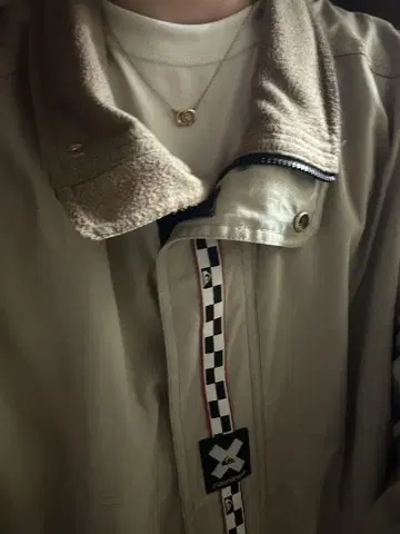 Quiksilver 베이지 점퍼