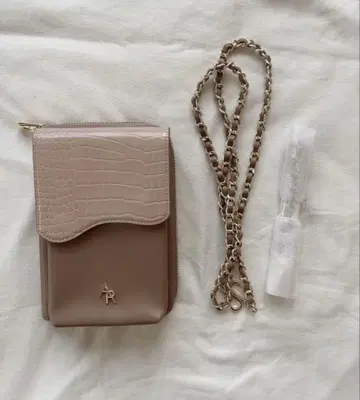 Aprily 스마트폰 체인 파우치 AR BROWN