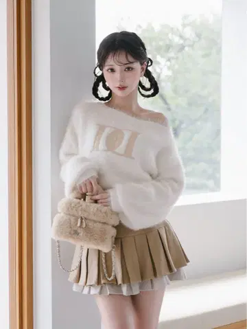 DD 로고 원숄더 니트탑 다리치 Darich 화이트