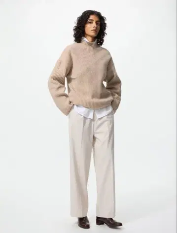 [ 새상품 ] 유니클로 UNIQLO 턱 와이드 팬츠 내추럴 S 사이즈