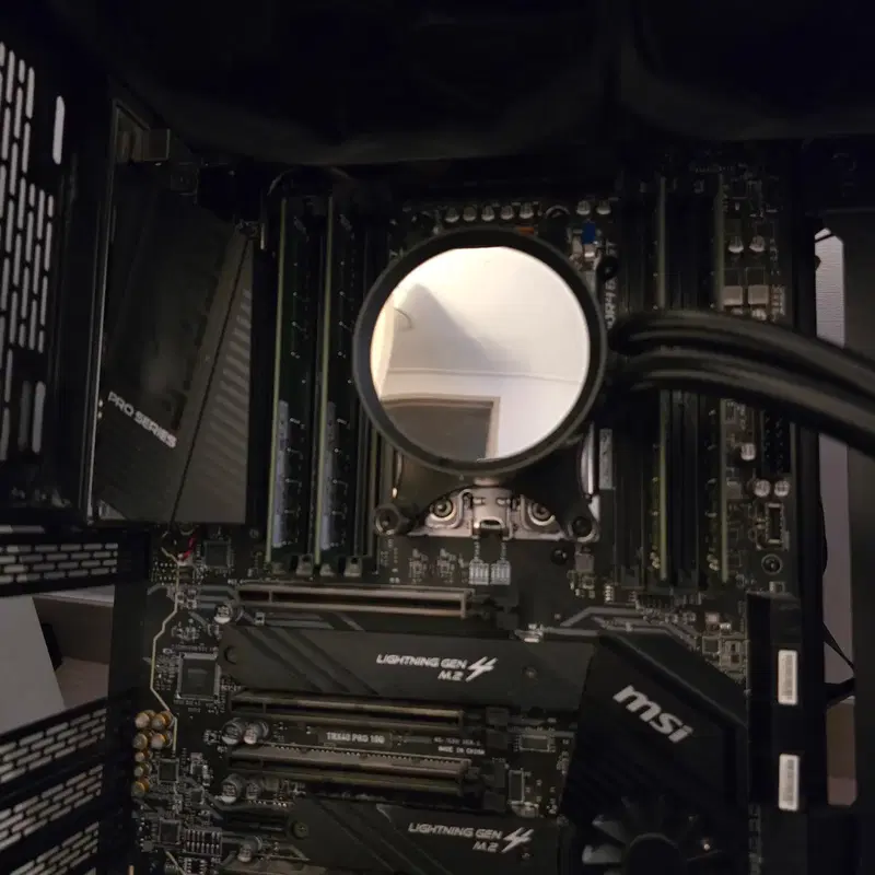 라이젠 스레드리퍼 3960x/MSI TRX40프로/NZXT 쿨러/등등