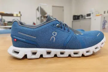 파랑 고품질 On 클라우드 5 스니커즈 27.5cm 온 파랑