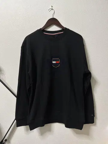 TOMMY HILFIGER 블랙 맨투맨