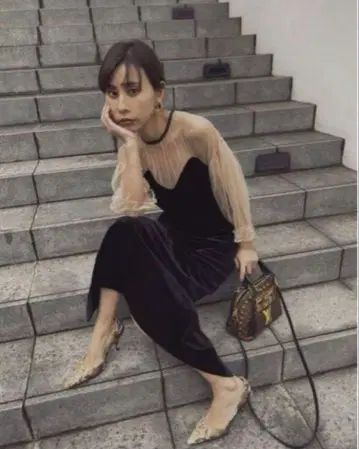 [ 벨로아 소재 ] TULLE SLEEVE TIGHT DRESS