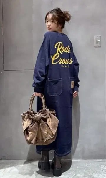로데오 크라운 래글런 칼라 스티치 원피스 네이비
