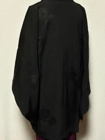 미사용품 기모노 순수 실크(문양 디자인) 블랙 도행 코트 선착순
