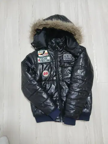 블랙 다운 자켓 퍼 광택 와펜 Y2K 그런지 M