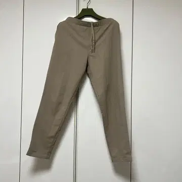 룰루레몬 베이지 허리밴딩 슬랙스