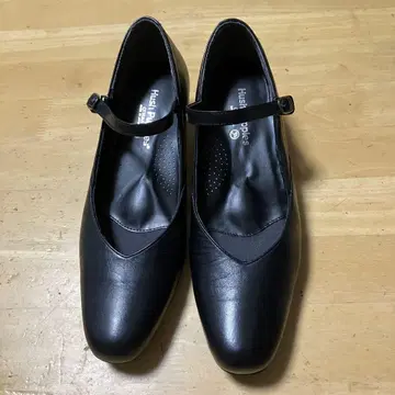 Hush Puppies 블랙 스트랩 신발