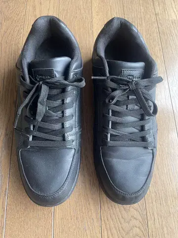 블랙 합성 피혁 스니커즈 로우컷