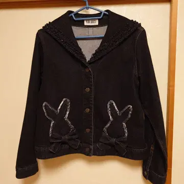 [ 최종 가격 인하 ] PINK HOUSE 토끼 자수 블랙 데님 자켓