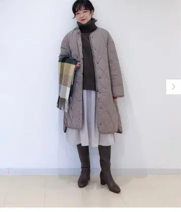 플라스테 퀼팅 코트 슬릿 루즈한 사이즈 S