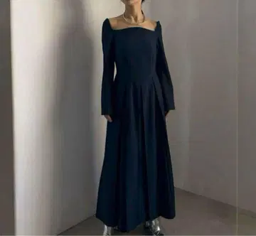 2WAY OFF SHOULDER TUCK PLEATS DRESS